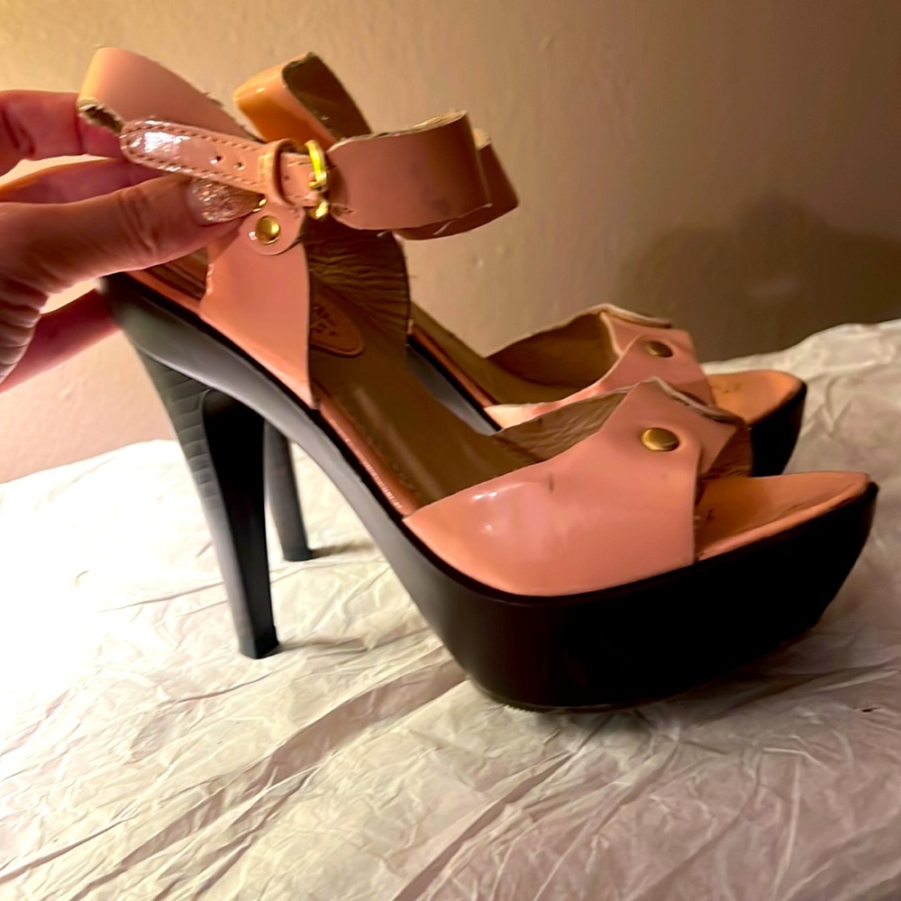 Charles Albert heels size 6